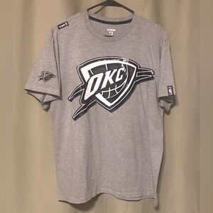 Oklahoma City Thunder UNK NBA graphic Tee-Shirt Size Large